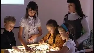 Театр, рисование песком, сказкотерапия - необычные методики применяют для особенных детей