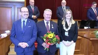 Odznaczenie burmistrza i nowe nazwy ulic. Sesja RM Dzierżoniowa