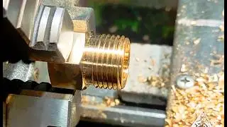 Переходной штуцер для кухонного смесителя из ценных пород металла.
