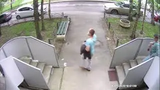 ДЕТИШКИ ШАЛЯТ. ЛЕТИТЕ, ГОЛУБИ...  9й подъезд, 4й этаж.             Камера1 9 20200716180152