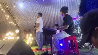 Ngài nâng tôi lên |