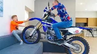 Доигрался...ПОКАТУХИ в ДОМЕ.We ride a Yamaha in the house.