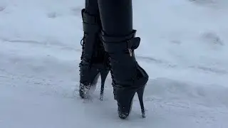 High heeled boots, ballet boots, extremely high heels, pain in toes, toes hurt, difficult walk, toes