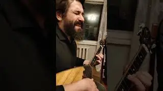 Сергей Черных исполняет свою песню, Витебск, 20 октября 2023г, балалайка со строем укулеле.