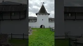 Интересный факт: в Пскове 2.03. 1917 года  Николай II подписал манифест об отречении от престола