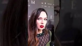 Настасья Самбурская смущается, когда на неё смотрят 