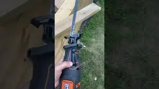 Аккумуляторная сабельная пила WORX WX500