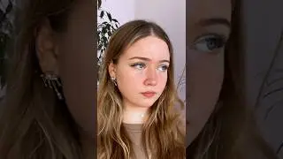 Не обижайте девочек, возможно они просто хотели показать Вам маник 😂 