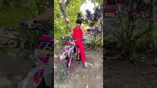DISTA SERBA PINK DENGAN MOTOR TRIL PINKNYA😍