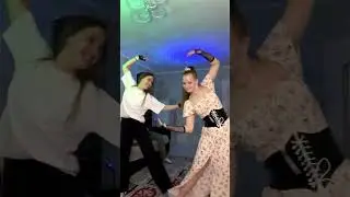 Лиза пришла меня поздравлять в 