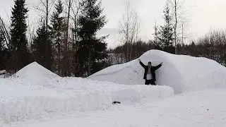 Отодвинул отделил гору снега от грядок!