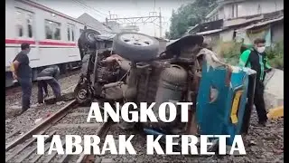 Viral Angkot ditabrak Kereta Api