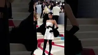 Jennie in her first met gala 🥹💗we are so proudof you 