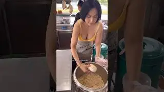 Pretty Lady Selling Crispy Chicken with Rice in Bangkok -Thai Street Food