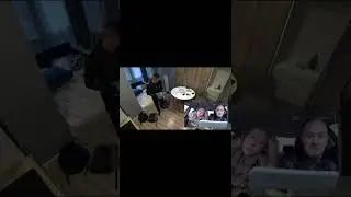 Облил брата водой 