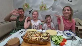 ВКУСНЕНЬКАЯ ЛАЗАНЬЯ ОТ ДЕНИСКИ / MUKBANG PAPA'S LASAGNA FOR THE WHOLE FAMILY 