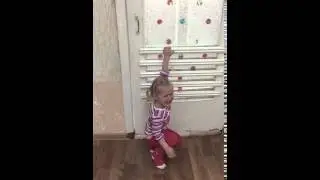 Не хочет уходить из детского сада,и так каждый раз😋
