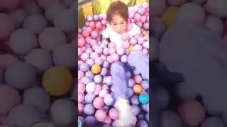 🟢🔴🟡children play with balls 🤣🤣and have fun🟣🔵🟢