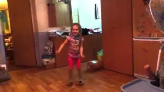 Анжелика танцует