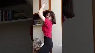 Siyah tayt kırmızı tişört tayt dans videoları 