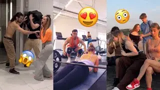 WALKING NAKED IN A PUBLIC PLACE!!!/