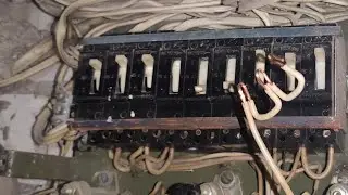 Как закрепить автоматические выключатели в старой щитовой подъезда ⚡🤔☝️😊