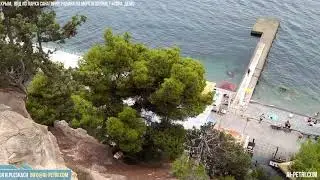Вид из парка санатория Родина на море и пляжи Рубикон, Гаспра, Крым