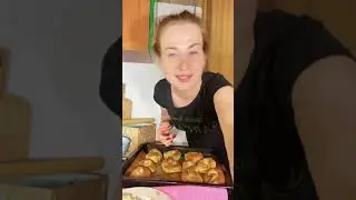 Леплю рыбники.