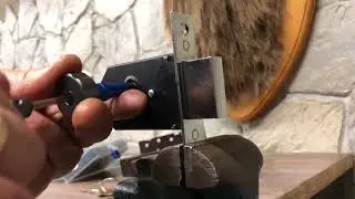 Вскрытые замка с крестовым ключом