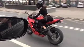 опять танцует за рулём 