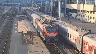 ЭП20-065 с поездом №8 Санкт-Петербург - Севастополь