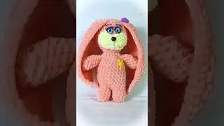 Вязаная игрушка Зайчик, длинные ушки, Персиковый цвет, 20 см