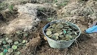 ТРАКТОРИСТ ПОКАЗАЛ ГДЕ ЗАКОПАЛИ КЛАД!