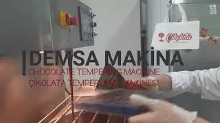 Chocolate tempering & molding machine