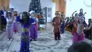 ДЕТИ ТАНЦУЮТ ВОСТОЧНЫЙ ТАНЕЦ