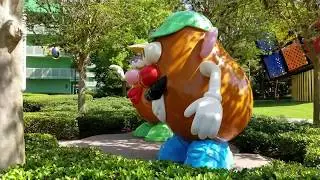 Walking from 90's Building at Pop Century to Art of Animation