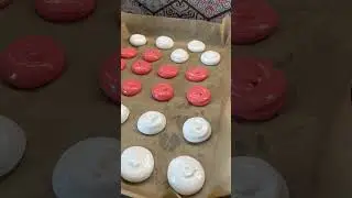 ПЕЧЕНЬЕ БЕЗЕ СО СГУЩЕНКОЙ И ОРЕХАМИ.