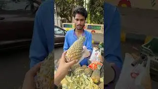 Fruit Ninja Of Mumbai Cuts Pineapple - Fruit Cutting Skills