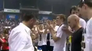- Istinski Šampioni - 10. Titula U Nizu! - Jan Vesely diže pehar