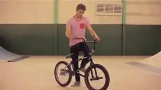 Как сделать  бэкфлип на BMX ?  How too backflip BMX. Обучение сальто назад на велосипеде.