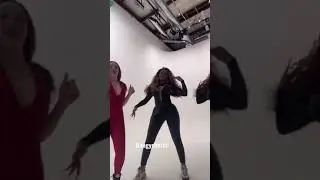 It’s Time For The Twerkulator 🍑👯‍♀️ 