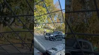Отъедь у меня наушник упал