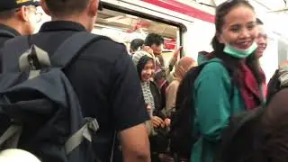 Dangdutan super bass sambil naik kerrta
