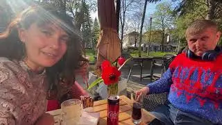 Заклетият Трезвеник развенчава митове и легенди! Zaklet Trezvenik, Tsetsi & Jelio drink coffee