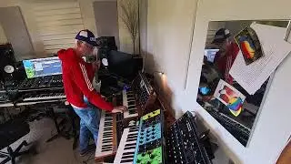 Two icons in action: Moog Voyager vs. Fender Telecaster