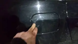 БМВ - Как открыть люк бензобака.