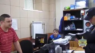 Полицейские Серебряных Прудов разыскивают мужчину, совершившего кражу из магазина