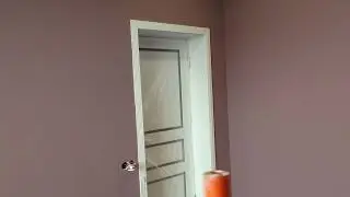 Покрасили стены, нанесли декоративную штукатурку, установили двери!