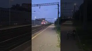 Электровоз ЭП1М-513 с поездом №478 Челябинск - Адлер.