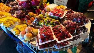 Unbelievable Hanoi Food Market Experience!
